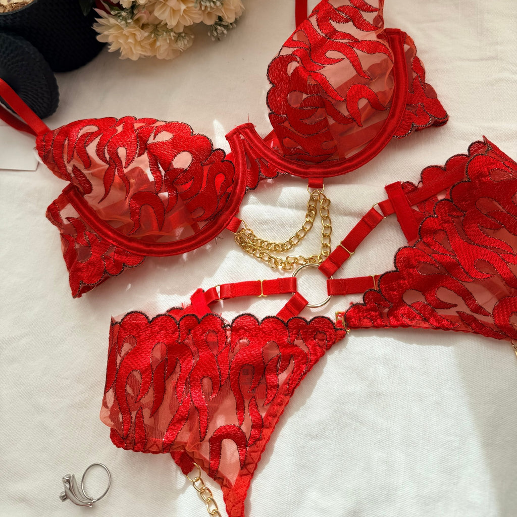 Scarlet Desire Lace Suspender - NUNI X